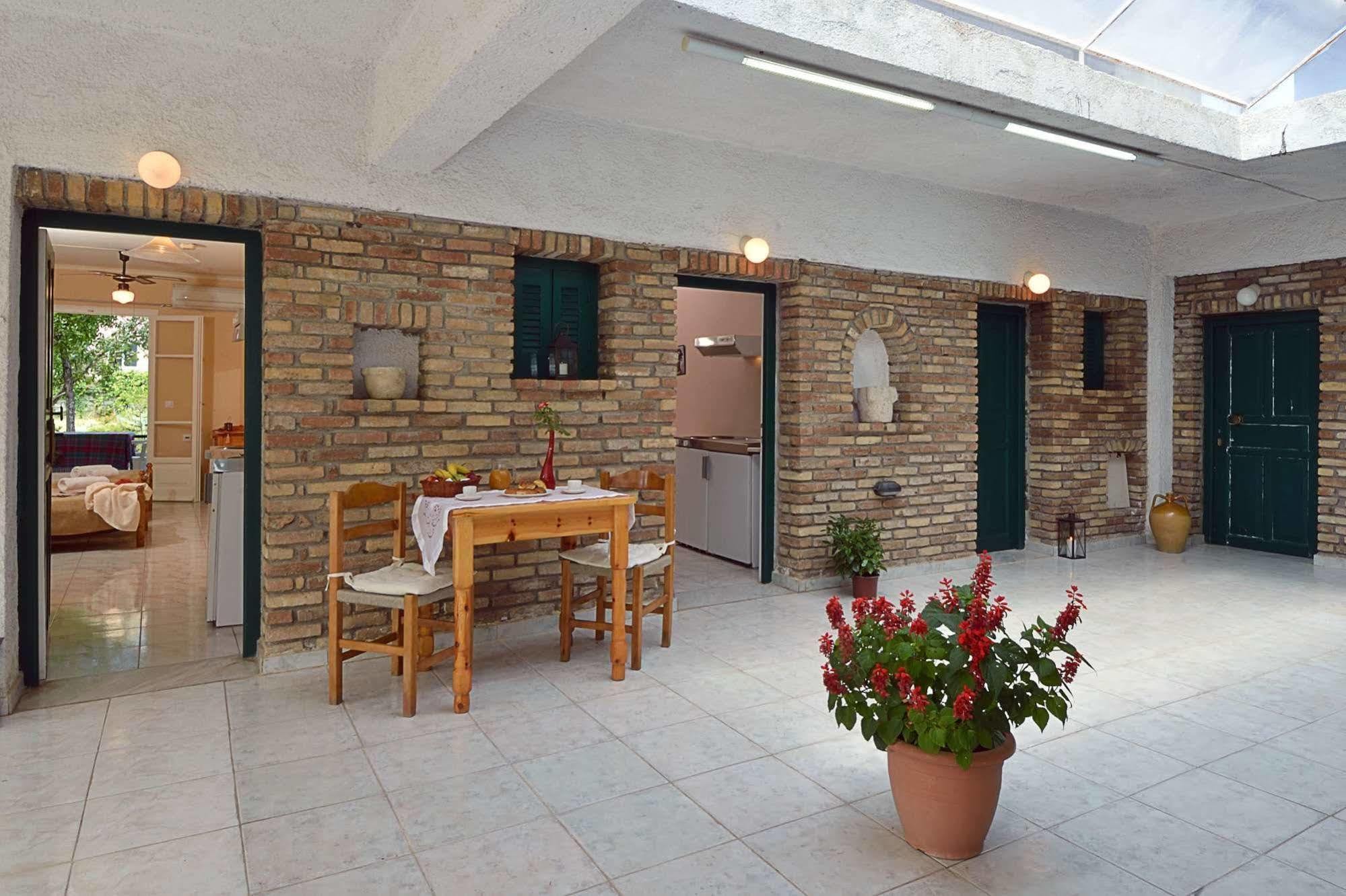 Damaskis Kassiopi Studios Екстериор снимка