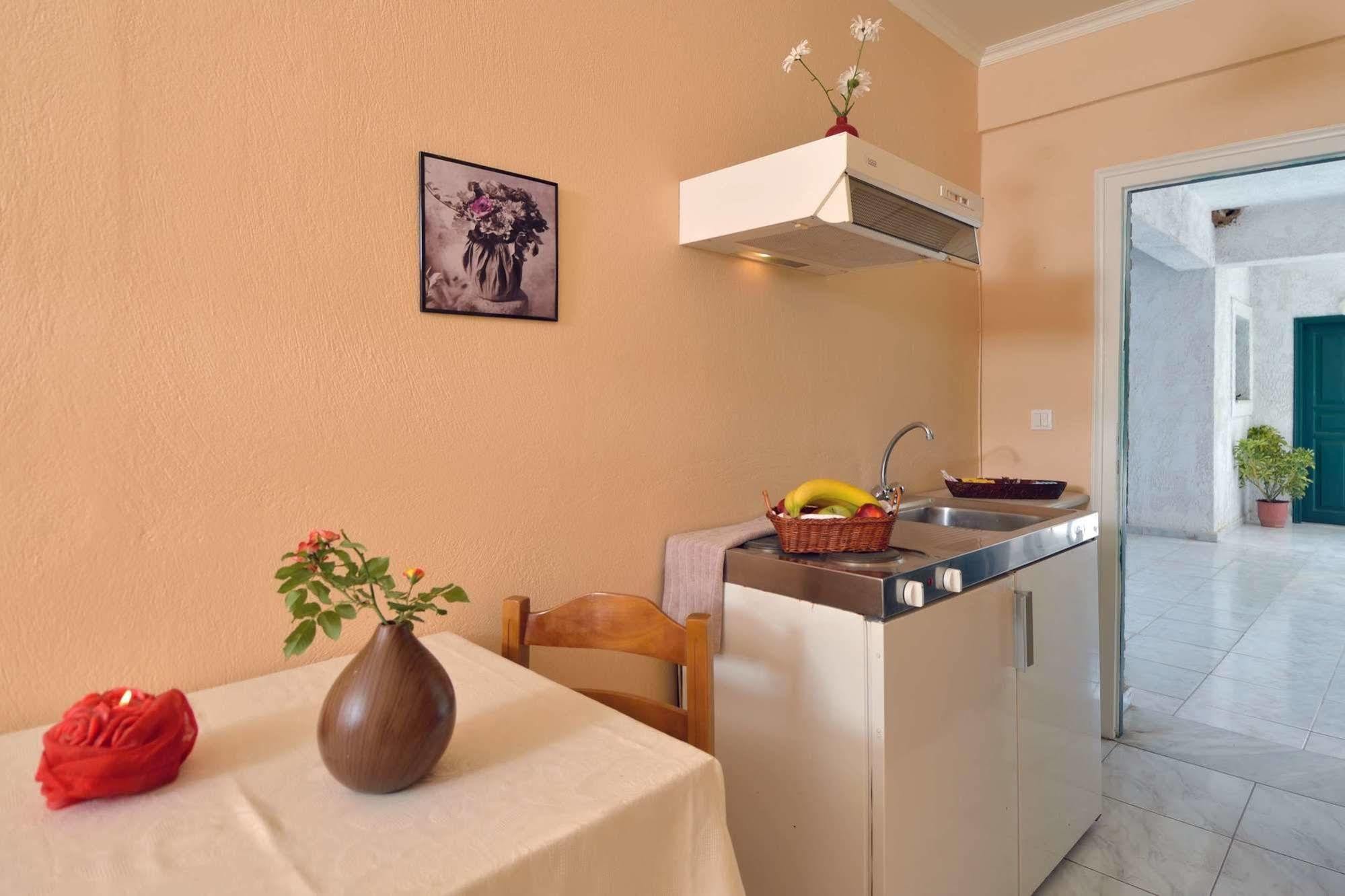 Damaskis Kassiopi Studios Екстериор снимка